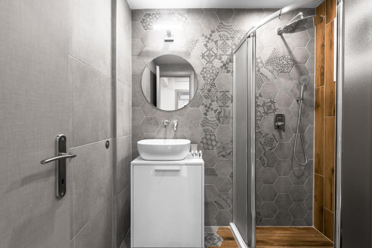 Wood N White, Nilie Hospitality Mgmt Lägenhet Thessaloníki Exteriör bild